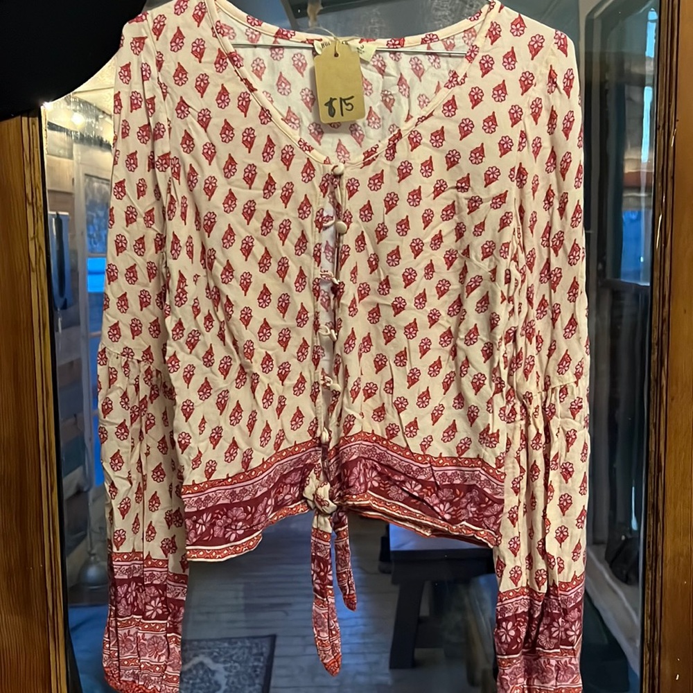 Hollister flower top